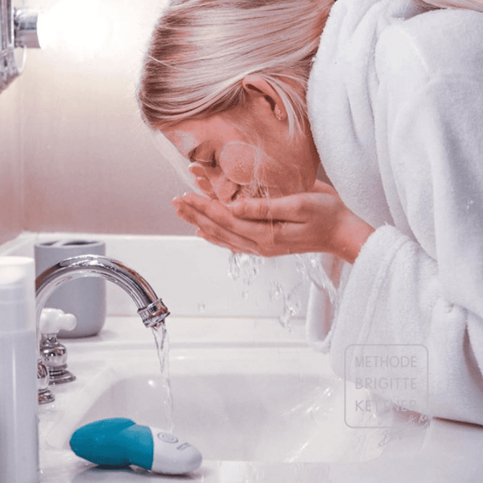 DISCONTINUED - MBK Volero Cleaning Brush/ 2 Speeds | MBK Skincare