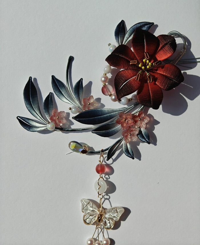 Handmade Thread-Wrapped Crimson & Black Floral Hair Clip - Artisanal Chanhua Hair Accessory