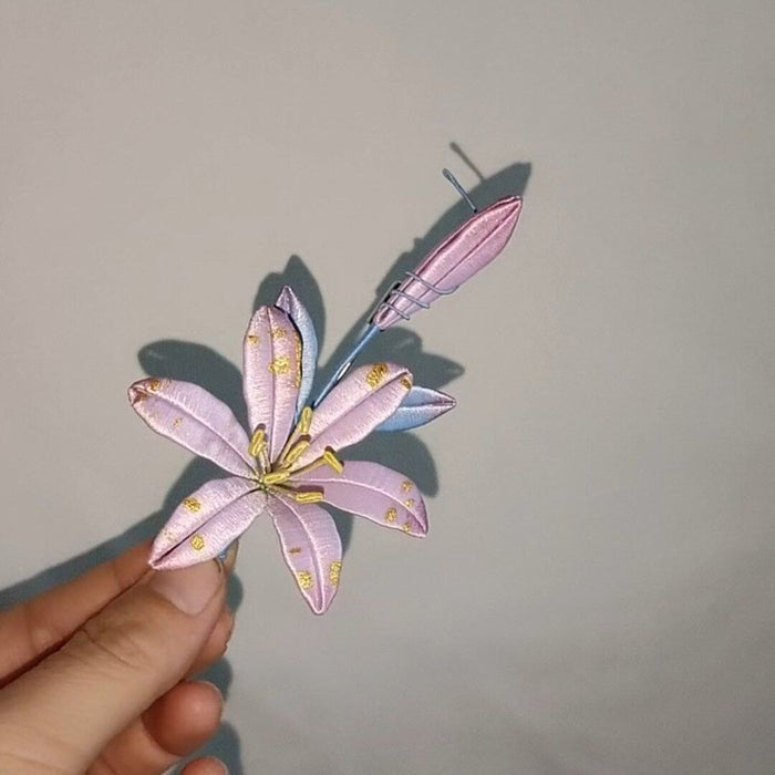 Handmade Thread-Wrapped Lily and Daylily Brooch - Chanhua Floral Jewelry