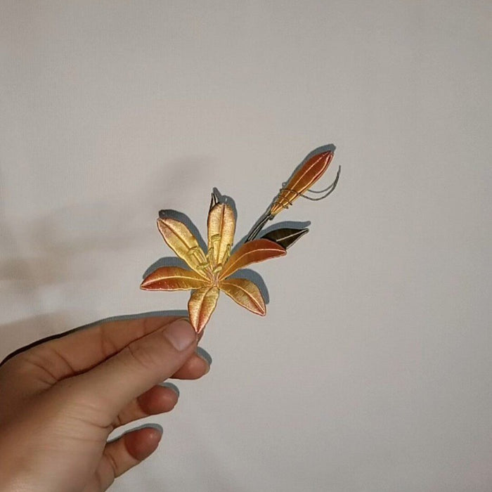Handmade Thread-Wrapped Lily and Daylily Brooch - Chanhua Floral Jewelry