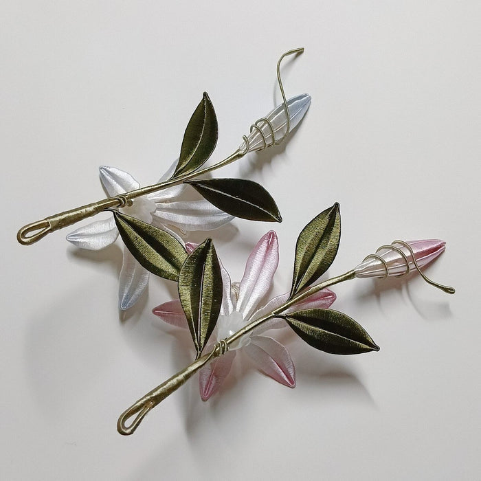Handmade Thread-Wrapped Lily and Daylily Brooch - Chanhua Floral Jewelry