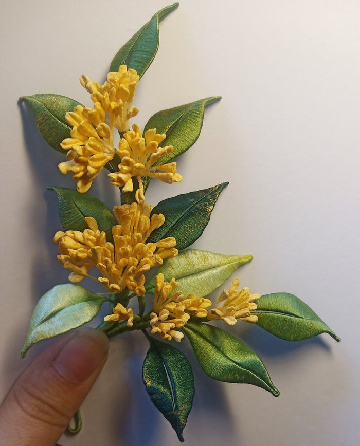 Handmade Thread-Wrapped Osmanthus Brooch - Artisanal Chanhua Floral Accessory