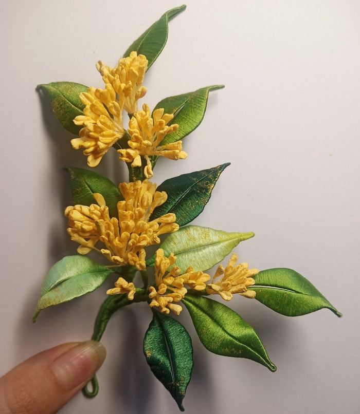 Handmade Thread-Wrapped Osmanthus Brooch - Artisanal Chanhua Floral Accessory