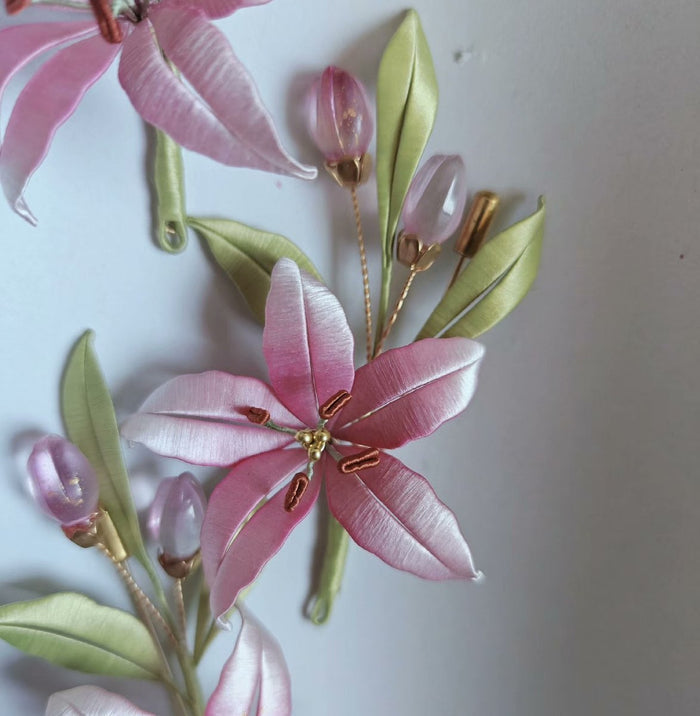 Handmade Thread-Wrapped Pink Lily Brooch - Artisanal Chanhua Floral Pin
