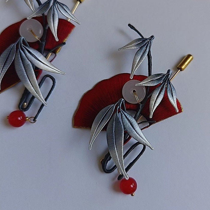 Handmade Thread-Wrapped Red Fan & Bamboo Brooch - Artisanal Chanhua Oriental Elegance Pin
