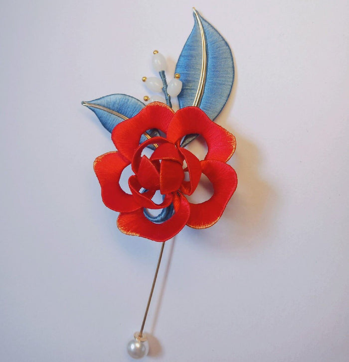 Handmade Thread-Wrapped Red Rose Brooch - Artisanal Chanhua Floral Pin