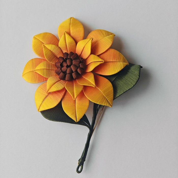 Handmade Thread-Wrapped Sunflower Brooch - Artisanal Chanhua Floral Pin