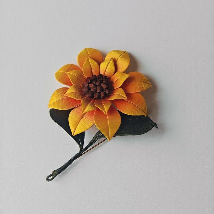 Handmade Thread-Wrapped Sunflower Brooch - Artisanal Chanhua Floral Pin