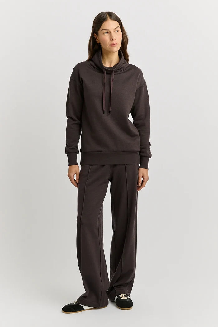 LOUNGE FUNNEL NECK SWEAT | Date - Darling & Domain