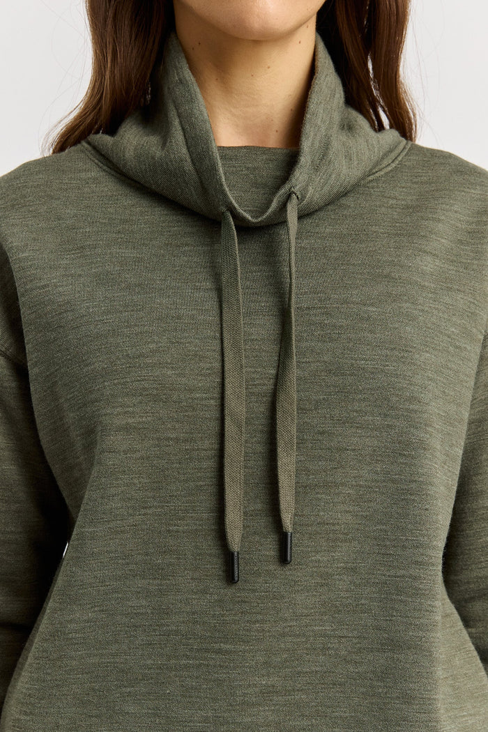 LOUNGE FUNNEL NECK SWEAT | Kale - Darling & Domain