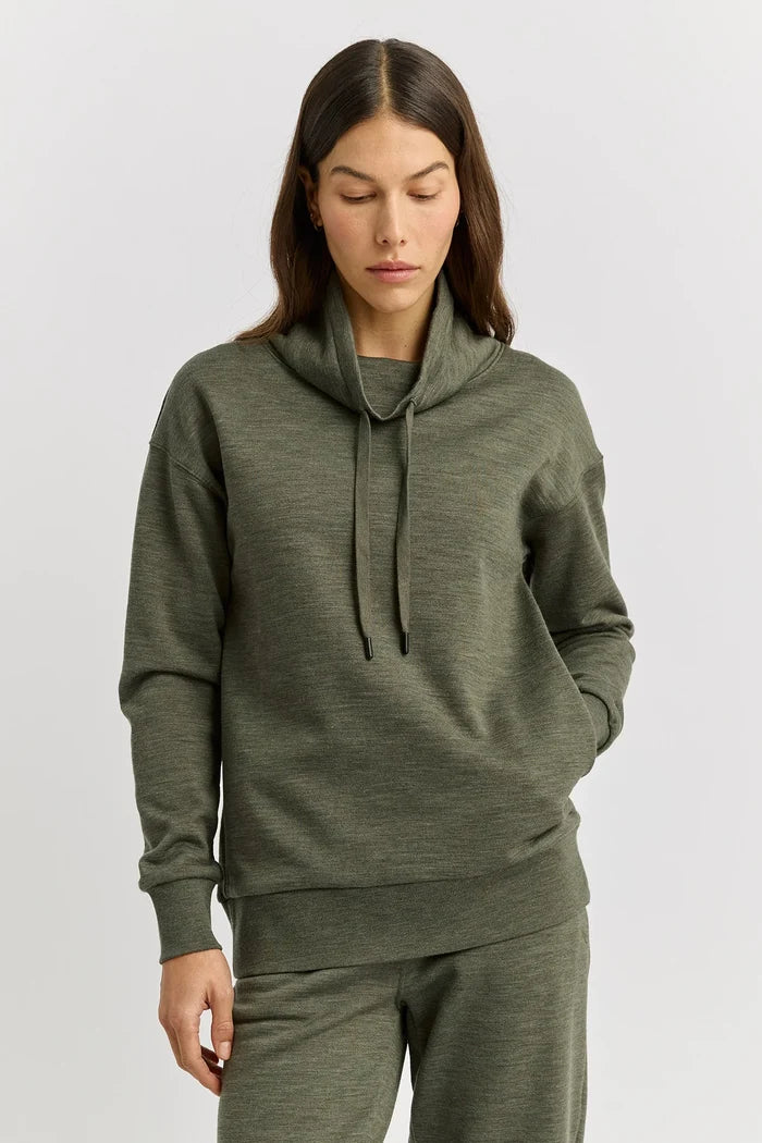 LOUNGE FUNNEL NECK SWEAT | Kale - Darling & Domain