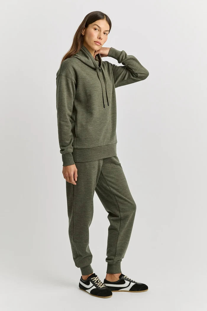 LOUNGE FUNNEL NECK SWEAT | Kale - Darling & Domain