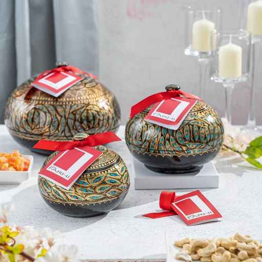 Milk Pistachio in a Handmade Bonbonnière, Palm Oil Free, 130g
