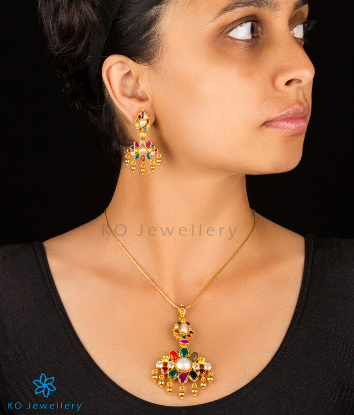 The Dvaita Silver Kempu Reversible Pendant(Navaratna)