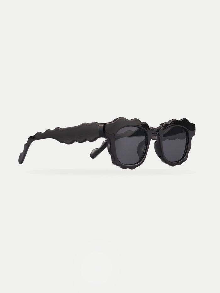 Wavy Square Sunglasses | Black-Image 3