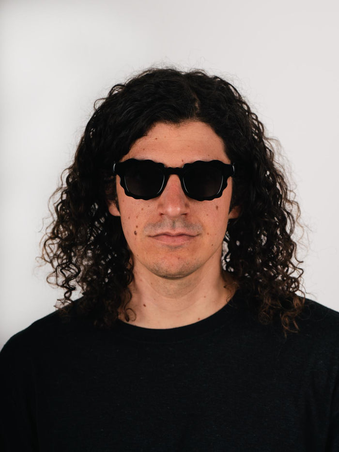 Wavy Square Sunglasses | Black-Image 4