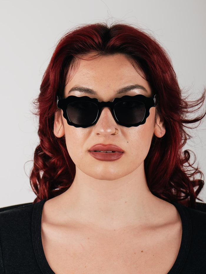 Wavy Square Sunglasses | Black-Image 6
